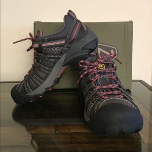 Keen Voyageur mesh inset women’s hiking shoes